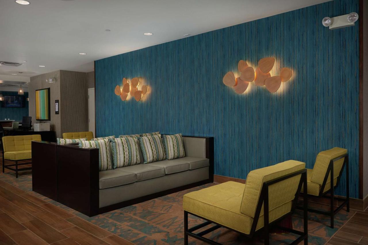 Hampton Inn Lake Havasu City Exterior photo